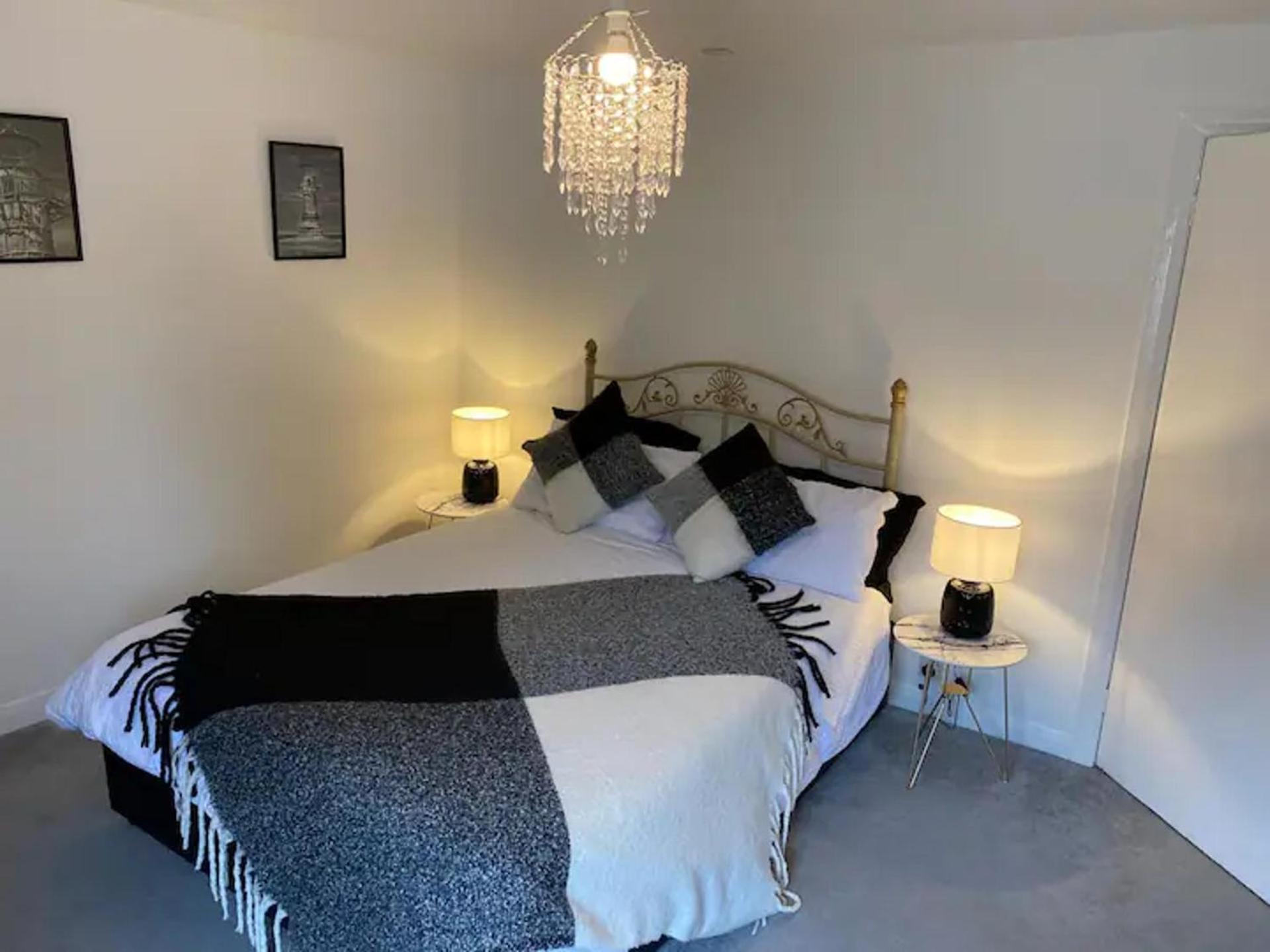 2 Bed-Sleeps 4-Sea View-Pet Friendly-Parking Διαμέρισμα Λανέλι Εξωτερικό φωτογραφία