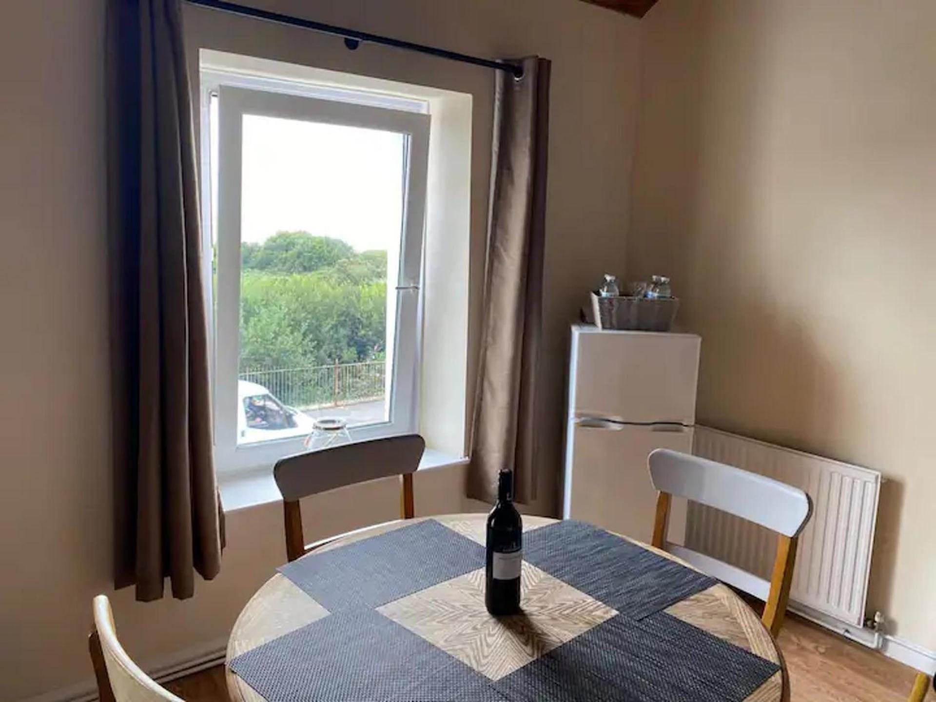2 Bed-Sleeps 4-Sea View-Pet Friendly-Parking Διαμέρισμα Λανέλι Εξωτερικό φωτογραφία