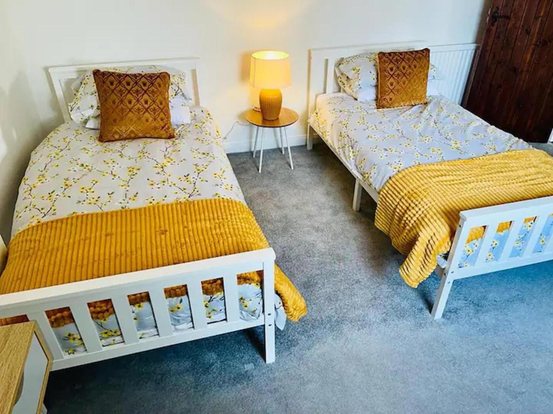 2 Bed-Sleeps 4-Sea View-Pet Friendly-Parking Διαμέρισμα Λανέλι Εξωτερικό φωτογραφία
